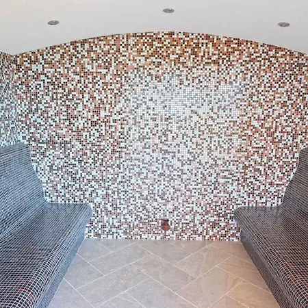 Paradise & Relax Center Хотел 3*