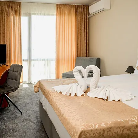 Paradise & Relax Center Hotel 3*