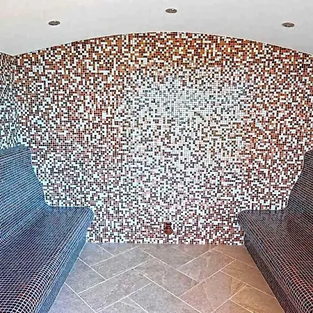 Paradise & Relax Center فندق