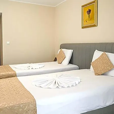 Paradise & Relax Center 3* بوموري