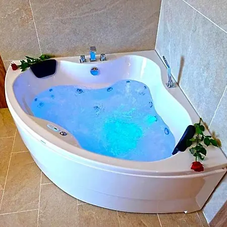 فندق Paradise & Relax Center 3*