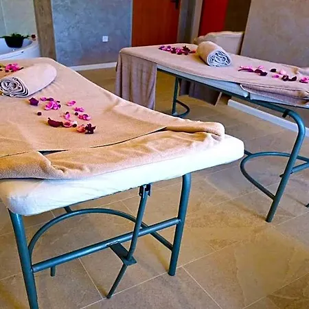 Paradise & Relax Center فندق 3*