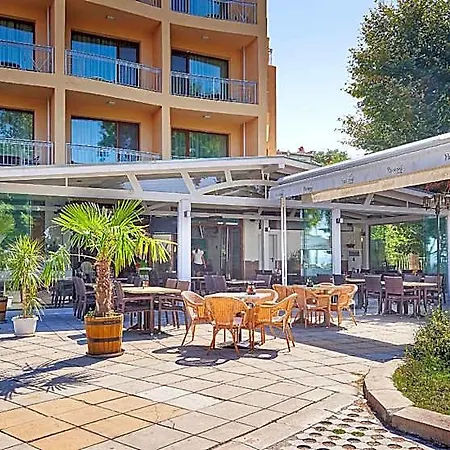 Paradise & Relax Center 3*